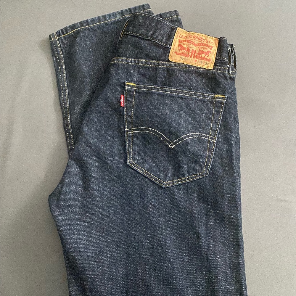 505 Jeans. Size 34W x 32L. Dark wash